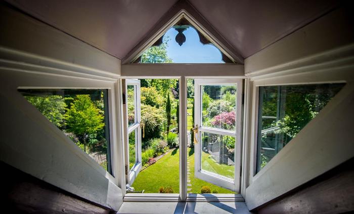 The Cors Country House